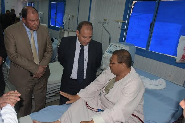 بالصور.. محافظ البحيرة يتفقد وحدة الغسيل الكلوى بمستشفى الرحمانية