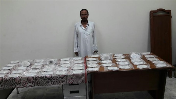بالصور.. ضبط عاطل بحوزته 12كيلو حشيش بالإسكندرية