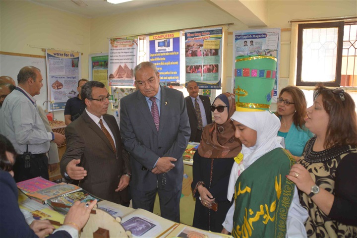 محافظ المنيا يحضر حفل ختام الأنشطة المدرسية والمعرض السنوي لمدرسة إعدادية