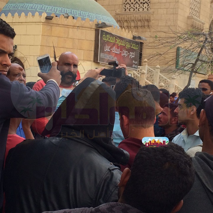 4 فنانين فقط في تشييع جثمان سيد زيان