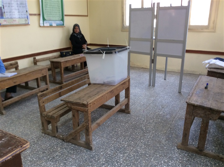 بالصور.. مقرات التصويت بدائرة توفيق عكاشة خالية من الناخبين