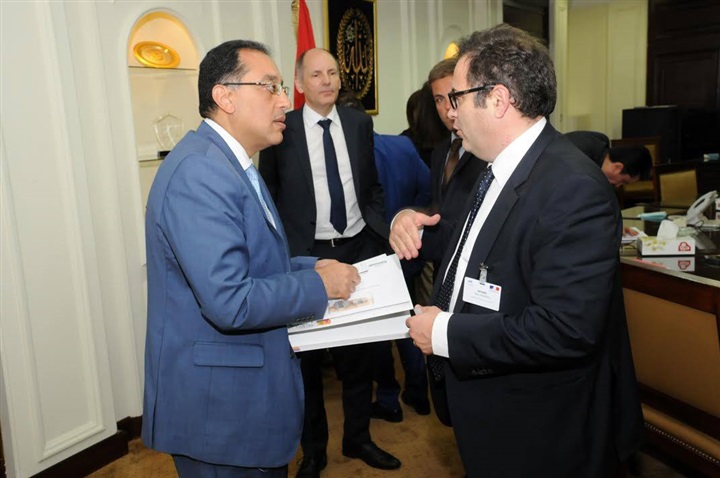 وزير الإسكان يستقبل وفد رجال أعمال ومسئولين فرنسيين