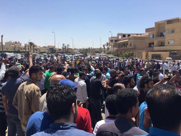 شاهد| وصول حكمدار العاصمة لمكان حادث مقتل مواطن وإصابة 2 بالرحاب