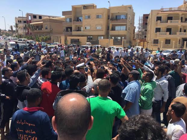 شاهد| وصول حكمدار العاصمة لمكان حادث مقتل مواطن وإصابة 2 بالرحاب