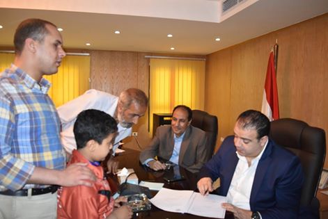 مساعدات مالية لدعم أبناء الفيوم