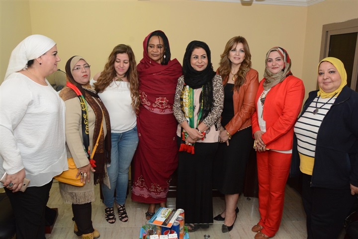 منتدى المرأة العربية والإفريقيةيكرم ”القاسمي” بمناسبة اليوم العالمي للمرأة
