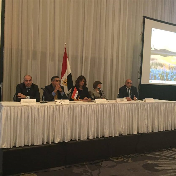وزيرة الهجرة تلتقى المصريين بكندا فى كنيسة ”مارى مرقس”