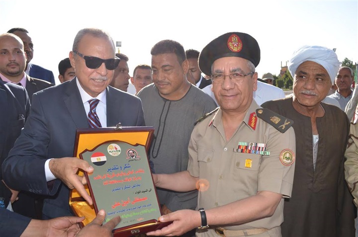 محافظ قنا ومدير الشركة الوطنية يفتتحان 4 محطات وقود وطنية