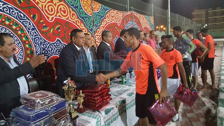 رئيس مدينة سفاجا يشارك في نهائي الدورة الرمضانية بمركز شباب المدينة 