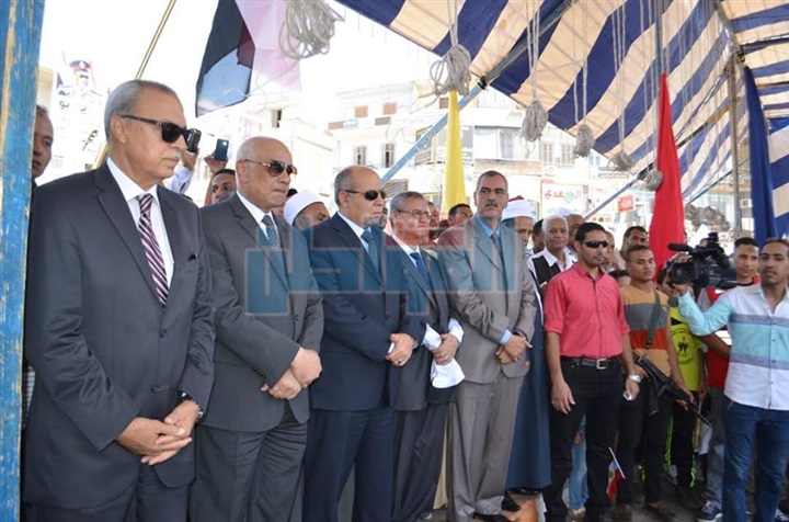 بالصور.. مسيرة للاحتفال بذكري ثورة "30 يونيو" بقنا