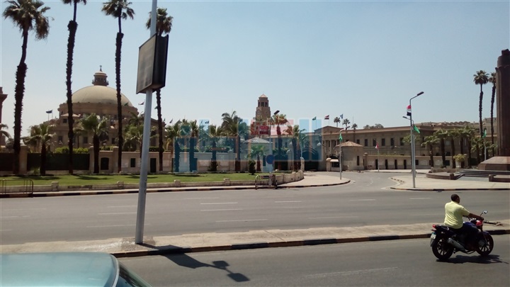بالصور.. تحضيرات محافظة الجيزة لاحتفالات ٣٠ يونيو أمام جامعة القاهرة