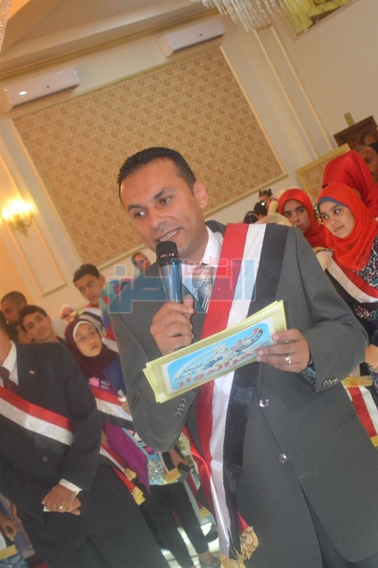 بالصور.. شباب كفر الدوار بالبحيرة يكرمون أوائل الشهادة الإعدادية
