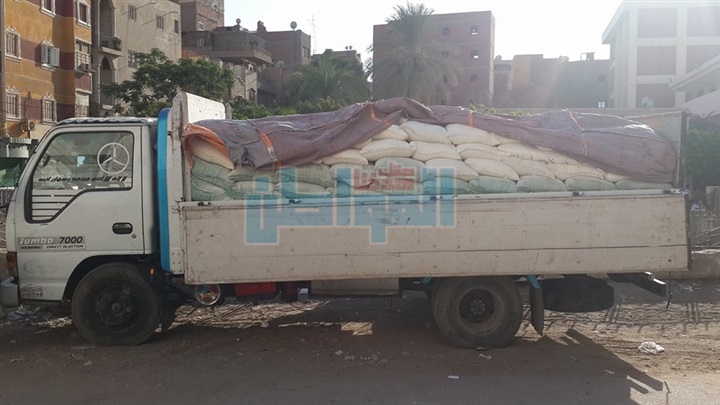 بالصور.. ضبط 7 طن دقيق مدعم قبل بيعها لمحلات المخبوزات والحلويات بالفيوم