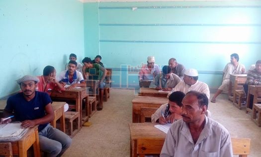 بالصور.. خضوع 120 شخص لامتحانات محو الأمية بالقنطرة غرب