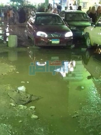 بالصور.. معاناة أهالي عزبة النخل من مياه الصرف الصحي