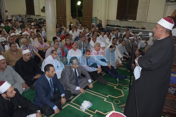 بالصور.. محافظ البحيرة يشهد الإحتفال بـ " ليلة القدر " 