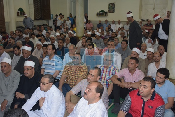 بالصور.. محافظ البحيرة يشهد الإحتفال بـ " ليلة القدر " 