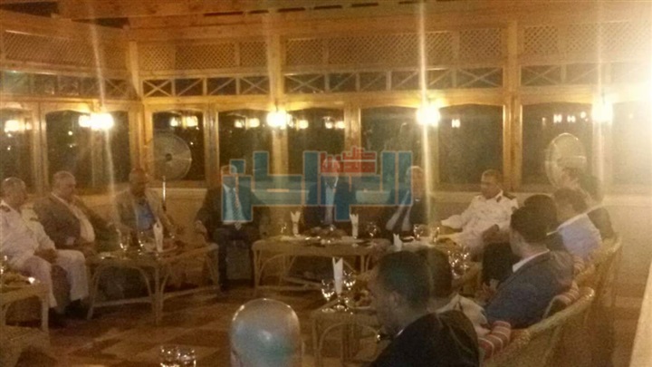 محافظ البحر الأحمر يكرم مدير مكتب الرقابة الإدارية والأمن القومى 