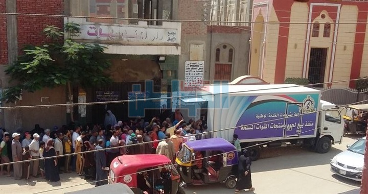 بالصور.. زحام على منافذ القوات المسلحة فى كفر الشيخ