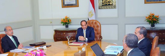 ننشر الصور الأولى لاجتماع «السيسى» برئيس الوزراء ووزير المالية