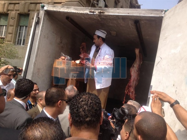 وزير الزراعة يطلق حملة لتخفيض أسعار اللحوم الطازجة بـ58 جنيه للكيلو