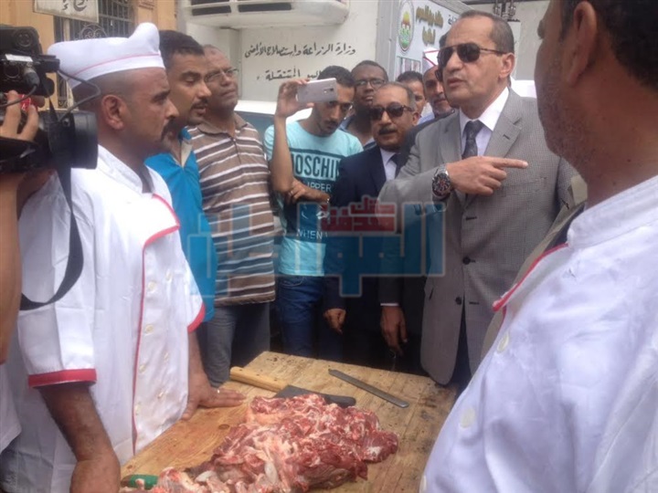 وزير الزراعة يطلق حملة لتخفيض أسعار اللحوم الطازجة بـ58 جنيه للكيلو