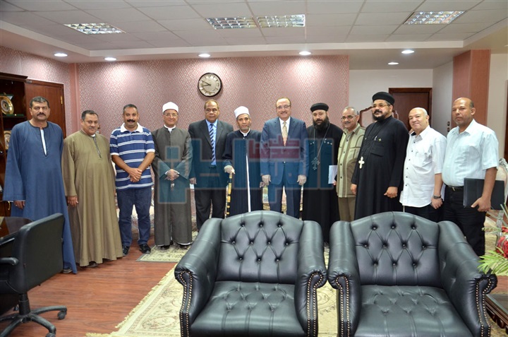 بالصور.. محافظ بني سويف يبحث مع بيت العائلة دعم الوحدة الوطنية