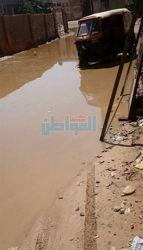 بالصور.. انفجار الخط الرئيسي للمياه بـ«أبشواى» فى الفيوم