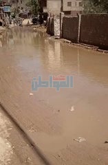 بالصور.. انفجار الخط الرئيسي للمياه بـ«أبشواى» فى الفيوم