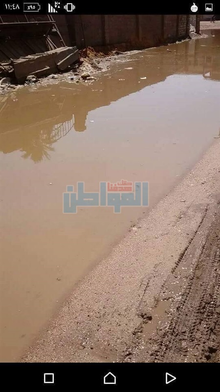 بالصور.. انفجار الخط الرئيسي للمياه بـ«أبشواى» فى الفيوم