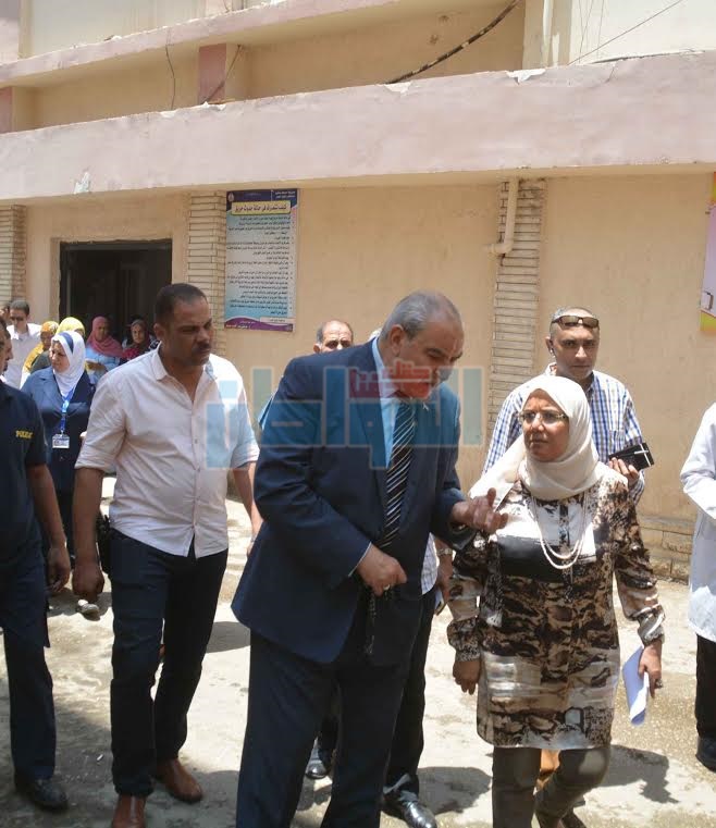 محافظ المنيا يتفقد أعمال صيانة المستشفي العام ويتابع مستوى الخدمة الطبية