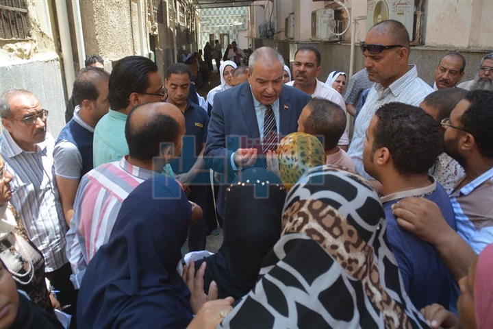 محافظ المنيا يتفقد أعمال صيانة المستشفي العام ويتابع مستوى الخدمة الطبية