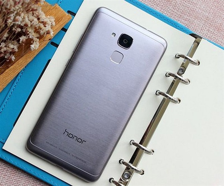 هواوي تكشف عن هاتفها Honor Note 8 بشاشة مقاسها 6.6 بوصات