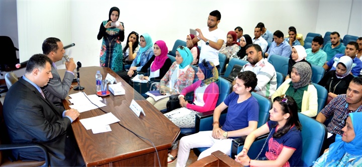 جامعة دمنهور تفتتح ورشة لإعداد المراسل التليفزيوني لطلاب الجامعة