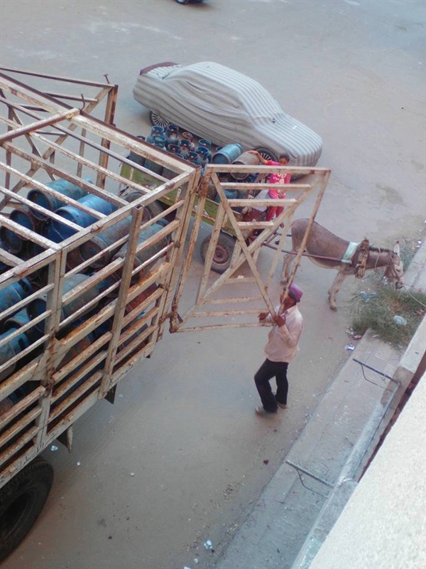 بالصور.. تهريب إسطوانات الغاز للسوق السوداء بالبحيرة 