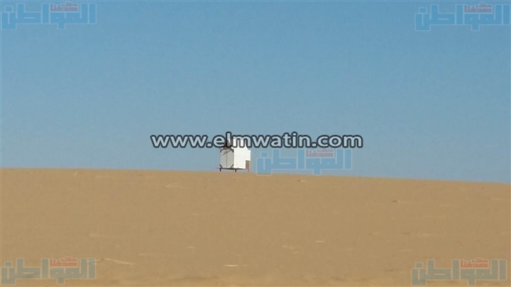 بالفيديو والصور.. "صيد الصقور" سبوبة شباب الخارجة للقضاء على البطالة.. شئون البيئة بالمحافظات تجرم النشاط.. الصيادون يضربون بالدستور عرض الحائط.. ومسئول:"سيتم محاسبة من يتم ضبطه بالقانون"