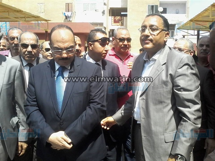 وزير الإسكان ومحافظ القليوبية يفتتحان عدد من محطات الصرف الصحى 