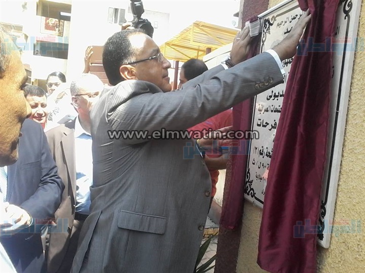وزير الإسكان ومحافظ القليوبية يفتتحان عدد من محطات الصرف الصحى 