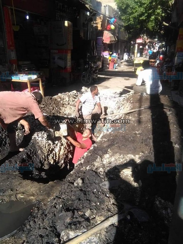  بالصور.. "مياه الفيوم ": مليون و400 ألف جنيه لتغيير خط صرف صحي