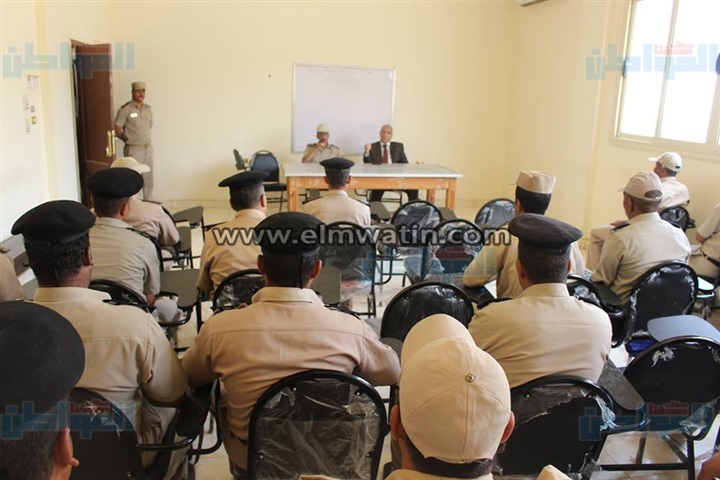 بالصور.. مدير أمن أسوان يفاجىء مركز تدريب الشرطة بجولة مفاجئة