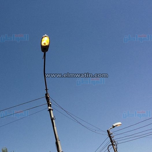 بالفيديو.. «كفيف» يرصد أعمدة الإنارة مضاءة نهارا فى سوهاج