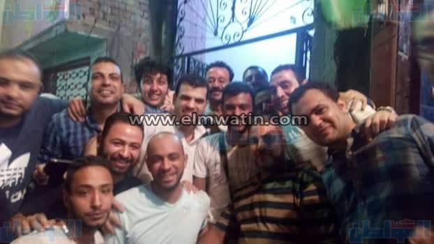 بالصور.. أصدقاء «محمود السقا» يستقبلونه بحفاوة