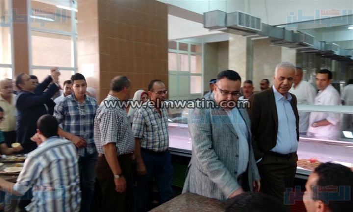 بالصور.. القائم بأعمال جامعة الإسكندرية يتفقد مدينة الطلاب بسموحة