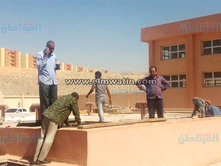 سكرتير محافظ سوهاج يتابع أعمال تشغيل خط المياه الرئيسى «16 بوصة » المغذى للمنطقة الصناعية
