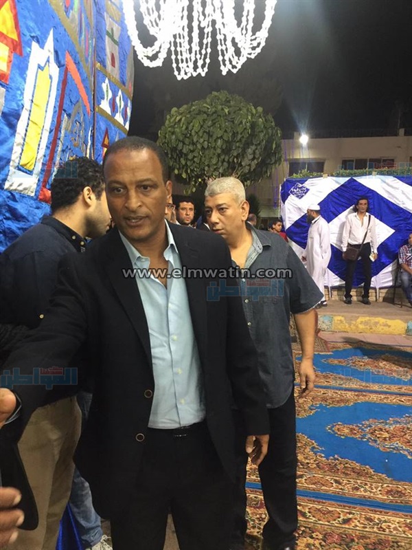 بالصور.. وصول «أسامة عرابي» لعزاء أحمد ماهر