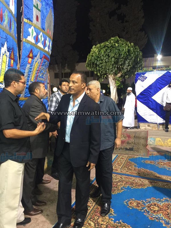 بالصور.. وصول «أسامة عرابي» لعزاء أحمد ماهر