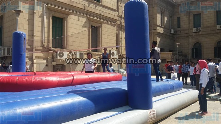 بالفيديو والصور.. جامعة القاهرة تستقبل الطلاب بحفل صانع السعادة «How to be»