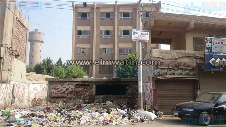 بالصور.. الوحدة المحلية بأبو زعبل تحول مجمع المدارس لمقلب قمامة