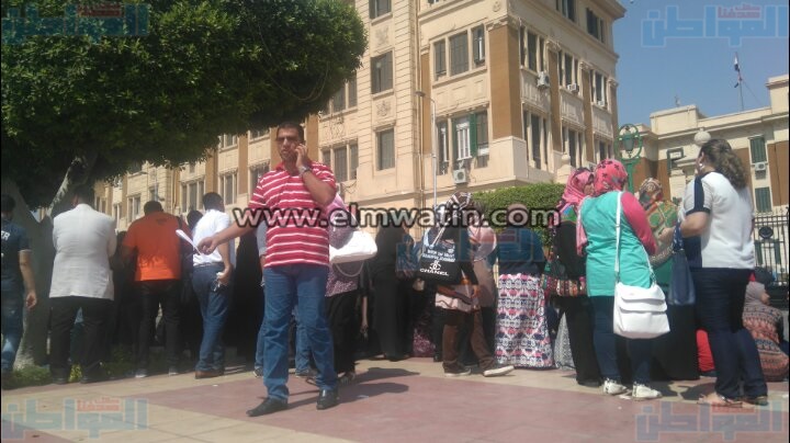 بالفيديو والصور.. أولياء أمور طلاب التجريبي: «مش معانا فلوس المدارس الخاصة»