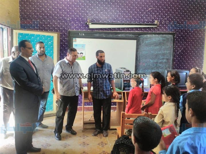 بالصور.. وكيل «تعليم مطروح» يتفقد مدارس إدارة الحمام التعليمية